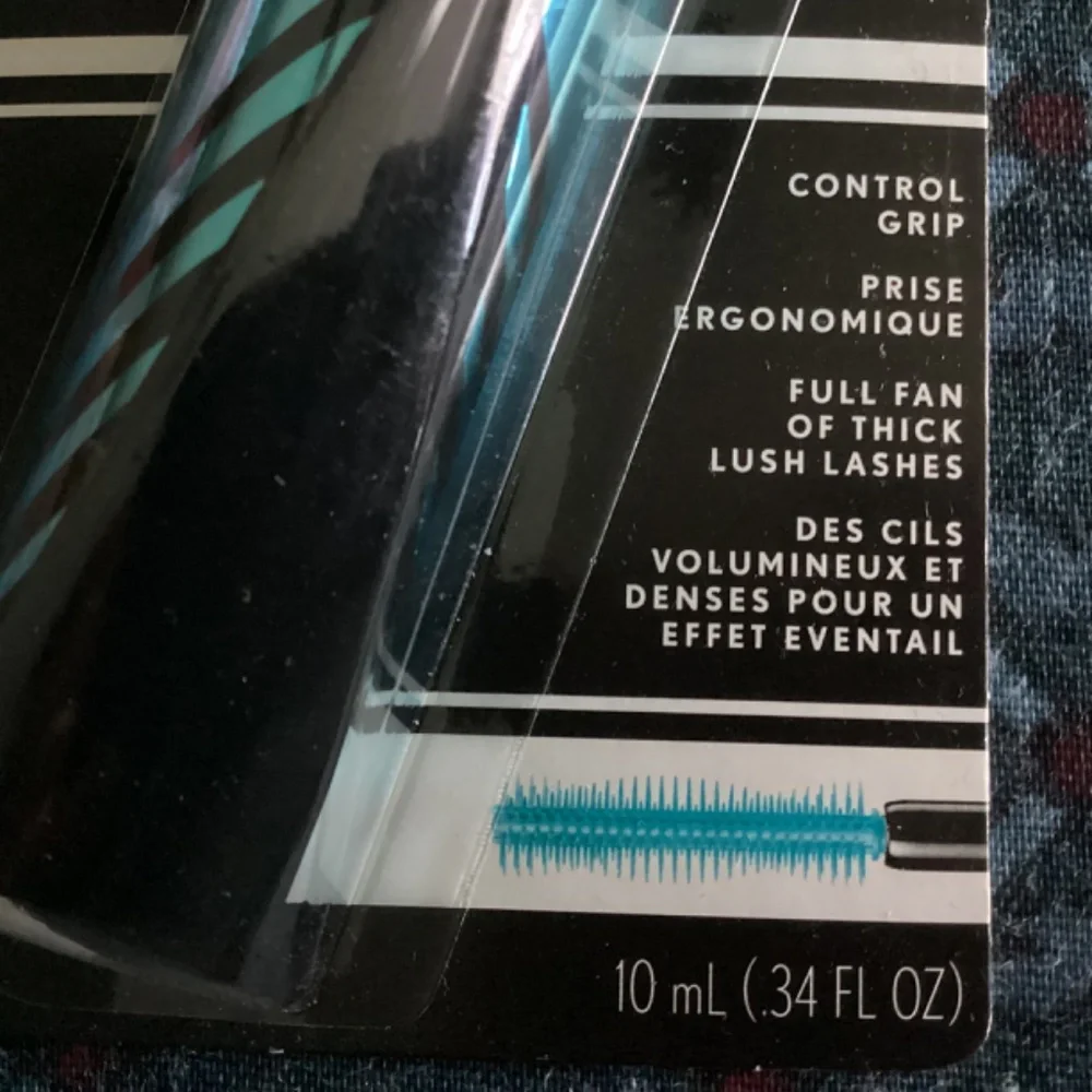 Covergirl Peacock Flare Mascara 805 Black Noir